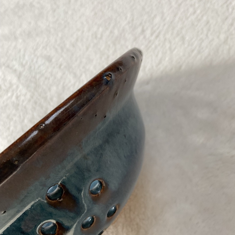 TB Pots Maine Studio Pottery Berry Bowl Colander Blue Drip Glaze 7” Handmade - Picture 10 of 11